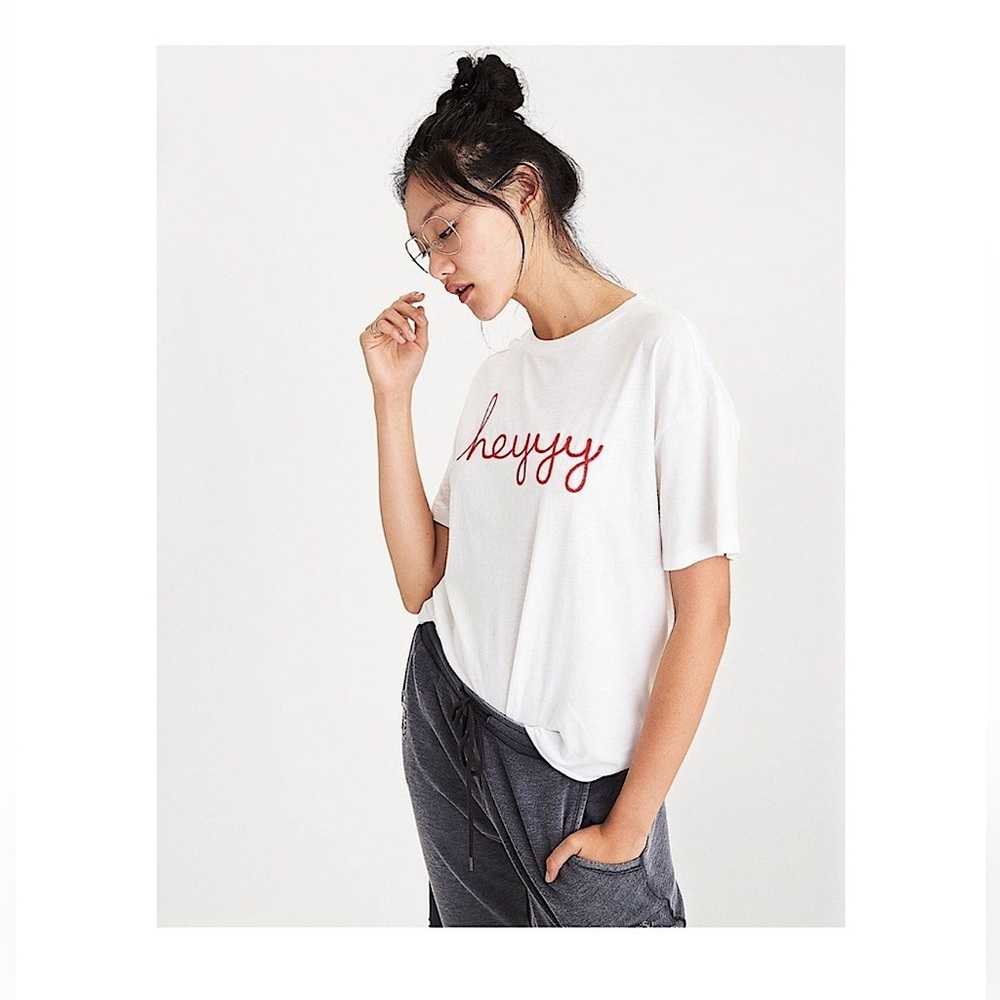AMERICAN EAGLE ‘heyyy’ Tee